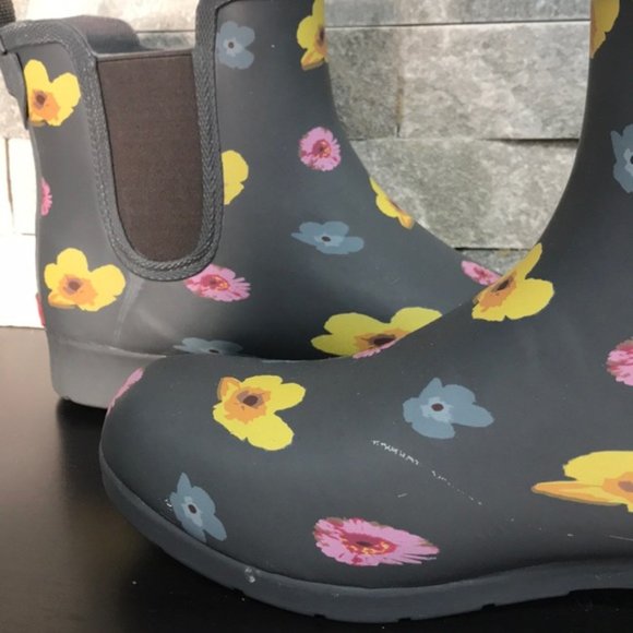 Chooka Pressed Flowers East Lake Chelsea Rain Boot - Picture 7 of 9